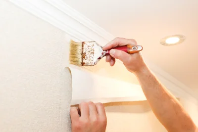 Pose de papier peint à Balazé — revêtements muraux et toiles de verre